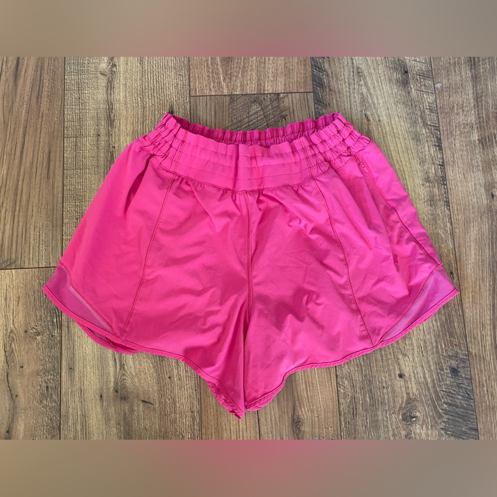 Lululemon Hotty Hot High-Rise Short 4" High rise 
Pink Highlight Size 14 - Picture 3 of 5